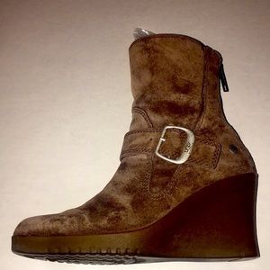 Ugg Wedges - Brown Suede Bootie